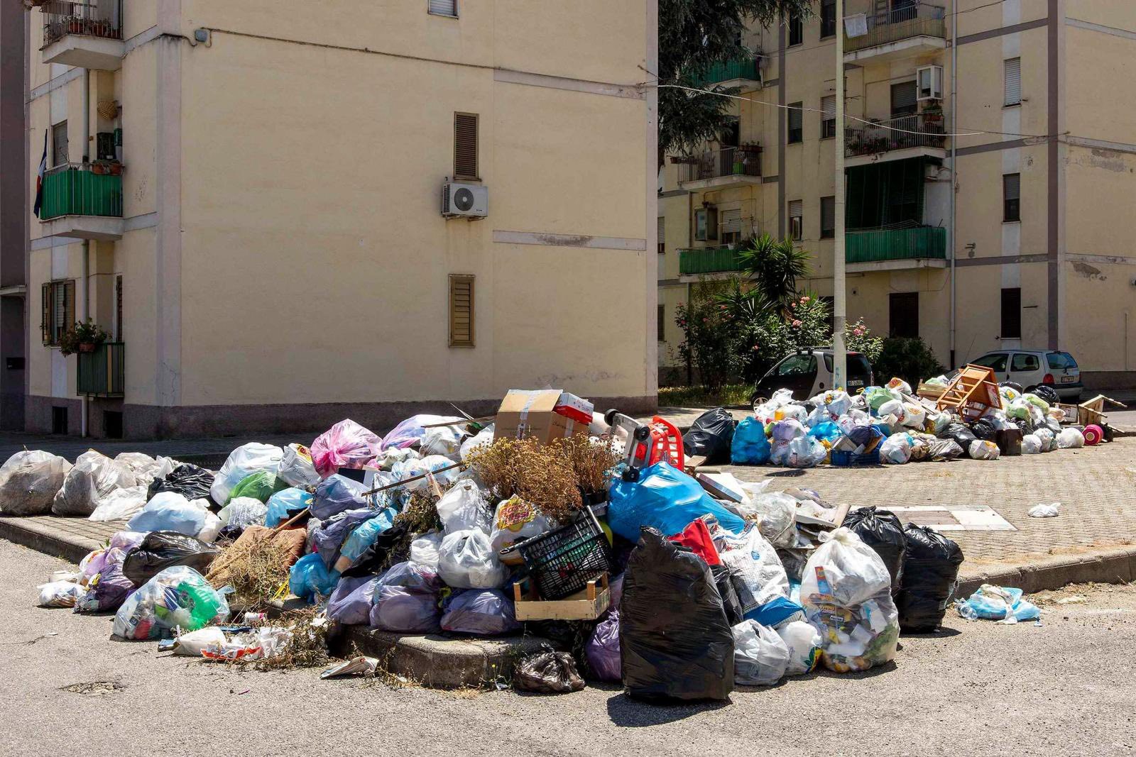 Spazzatura Cosenza 01