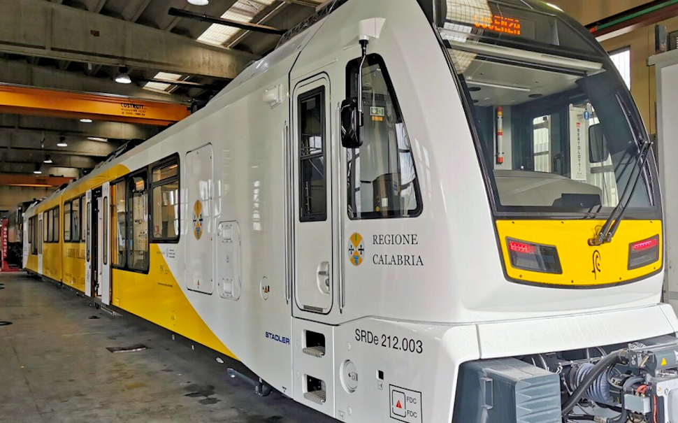Soveria-Catanzaro, la riapertura slitta ancora. Ferrovie della Calabria chiarisce: “Non dipende da noi” 54 Treno idrogeno Ferrovie della Calabria Standler