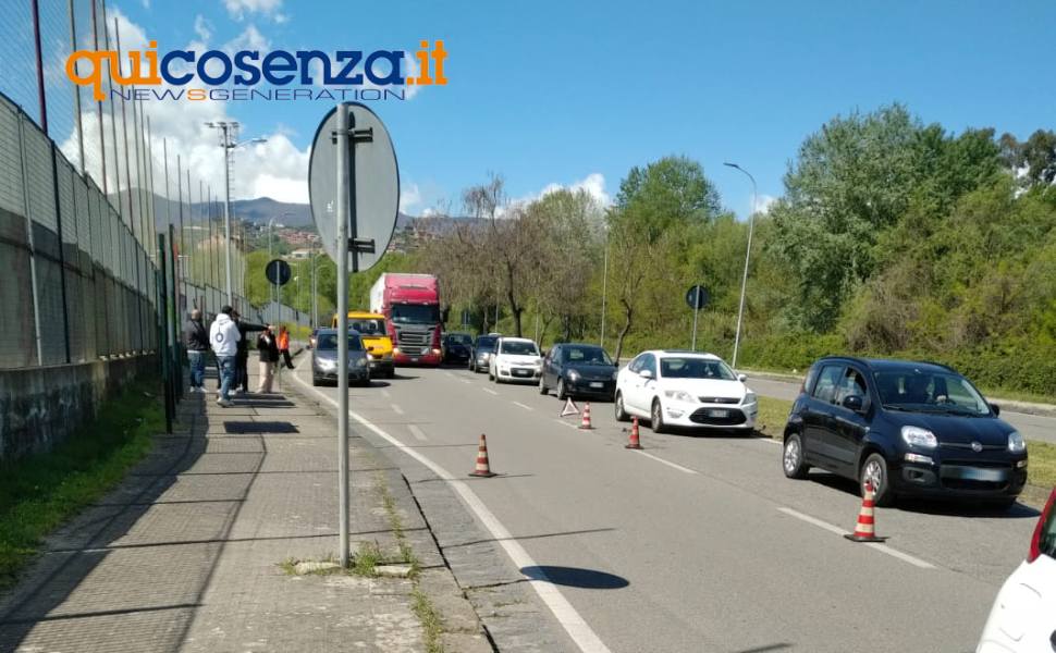 Cosenza, ciclista investito su viale Magna Grecia nei pressi dello stadio 57 ciclista investito viale magna grecia cosenza 03