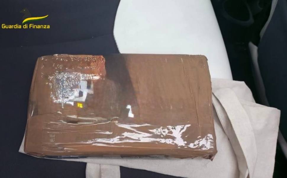 cocaina guardia finanza cosenza 01