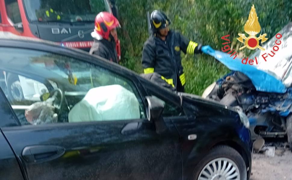 incidente auto carfizzi kr 03