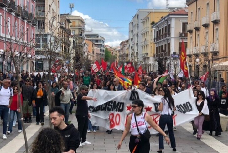 Corteo antifascista a Cosenza: in centinaia sfilano lungo le vie del centro 54 rs 151 886f95076b9c0307915bb6a320feebe3 1
