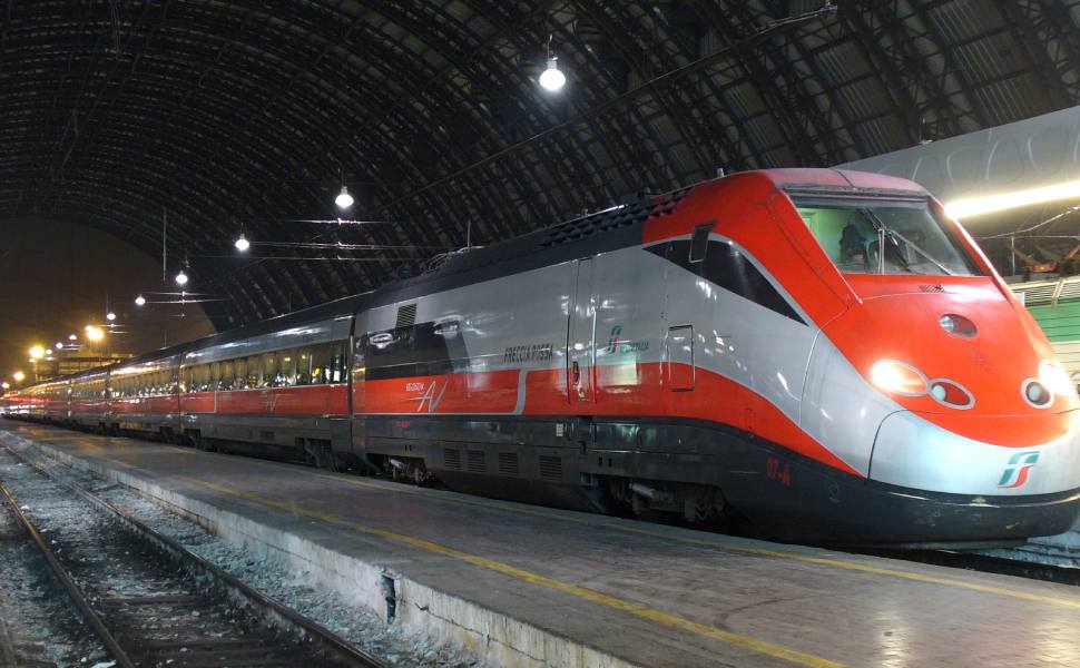 Trenitalia lancia il piano estate in Calabria: 24 Frecce al giorno, più regionali e assistenza digitale 52 Frecciarossa - Milano