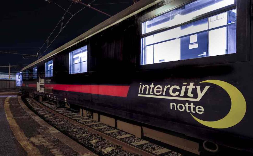 Ponte del 2 Giugno, in 7 milioni in viaggio. Tornano i Frecciarossa notturni tra Milano e la Calabria 54 Intercity notte