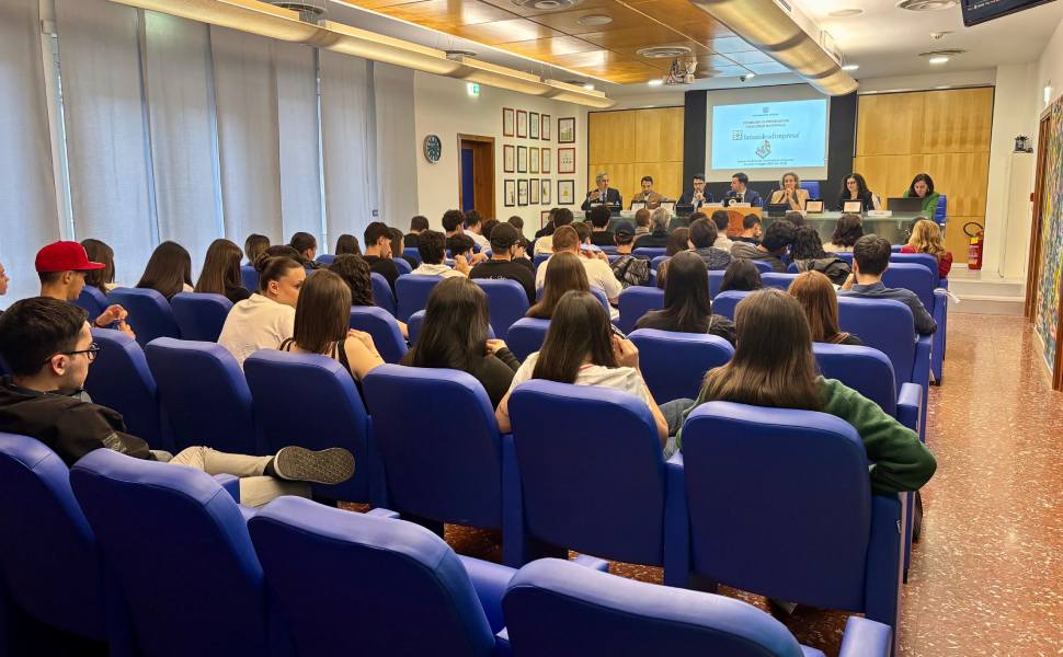 "La tua idea di impresa": 'occhiali innovativi per non vedenti', Polo Arbëreshë di Lungro si aggiudica la vittoria 59 La tua idea di impresa cosenza