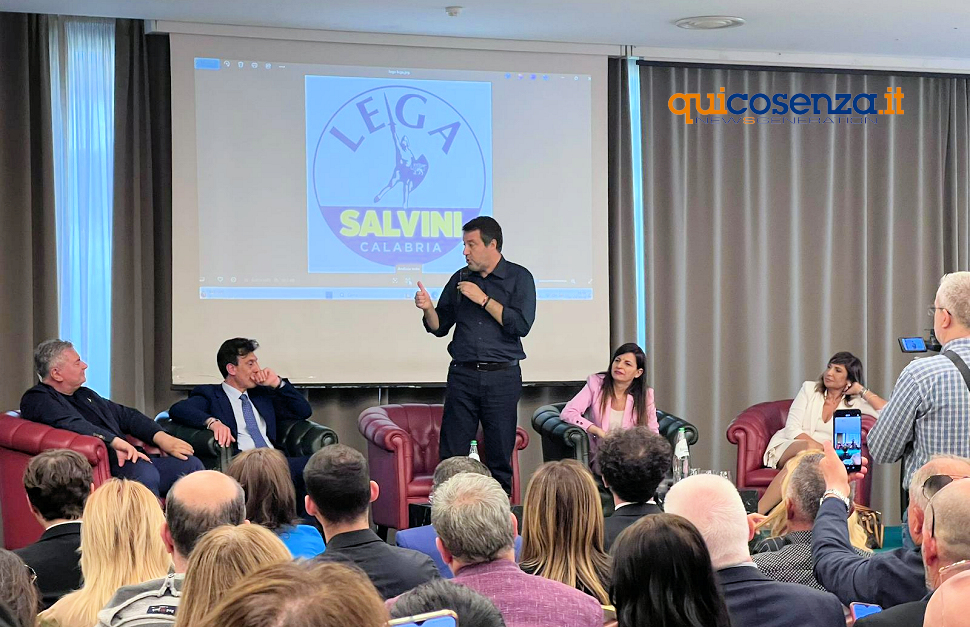 Matteo Salvini a Rende lancia Marco Ghionna «concreto e con un programma che ha i piedi ben piantati a terra» 60 Matteo Salvini Rende6