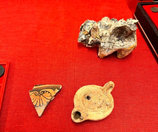 Carabinieri TPC di Cosenza: recuperati reperti archeologici e beni antiquariali per 5 milioni di euro 54 Nucleo Tutela Patrimonio Culturale di Cosenza carabinieri 02