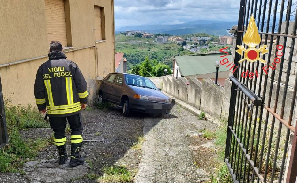 anziano auto deceduto catanzaro