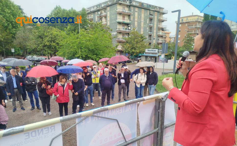La candidata a sindaco Gallo (M5S) presenta le sue liste e annuncia: "Il 22 maggio Conte a Rende" 64 campagna elettorale rossella gallo rende 03