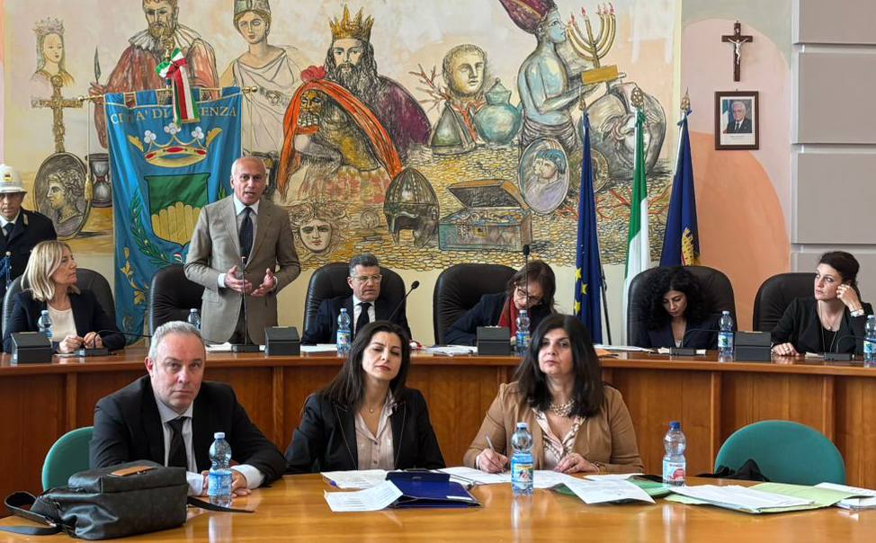 consiglio comunale cosenza 06 05 2025 02