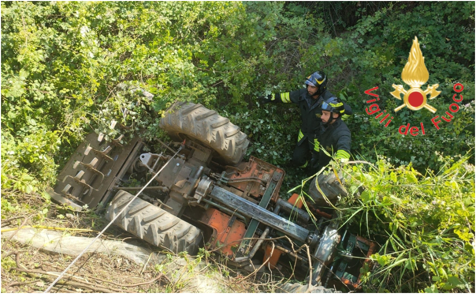 Dramma nei campi, perde il controllo del trattore e precipita per 5 metri: morto sul colpo 51 dramma-trattore-Ricadi