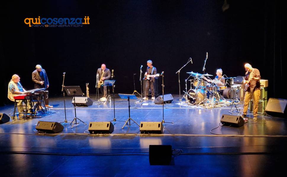 Al Tau dell'Unical, l'incontro profondo con l'anima della musica di Pino Daniele: un tributo autentico e sincero 56 nero a meta experience tau unical 01