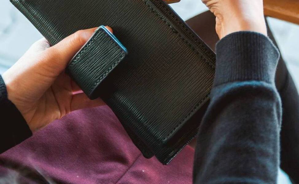 portafogli restituito donna