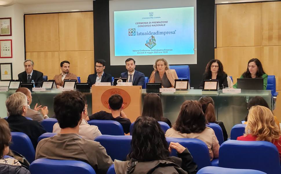 "La tua idea di impresa": 'occhiali innovativi per non vedenti', Polo Arbëreshë di Lungro si aggiudica la vittoria 60 relatori La tua idea di impresa