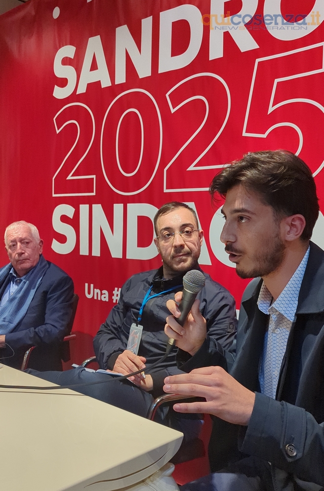 Sandro Principe incontra i "Jovanotti" della città di Rende: l'impegno delle giovani generazioni 63 sandroprincipe12 1