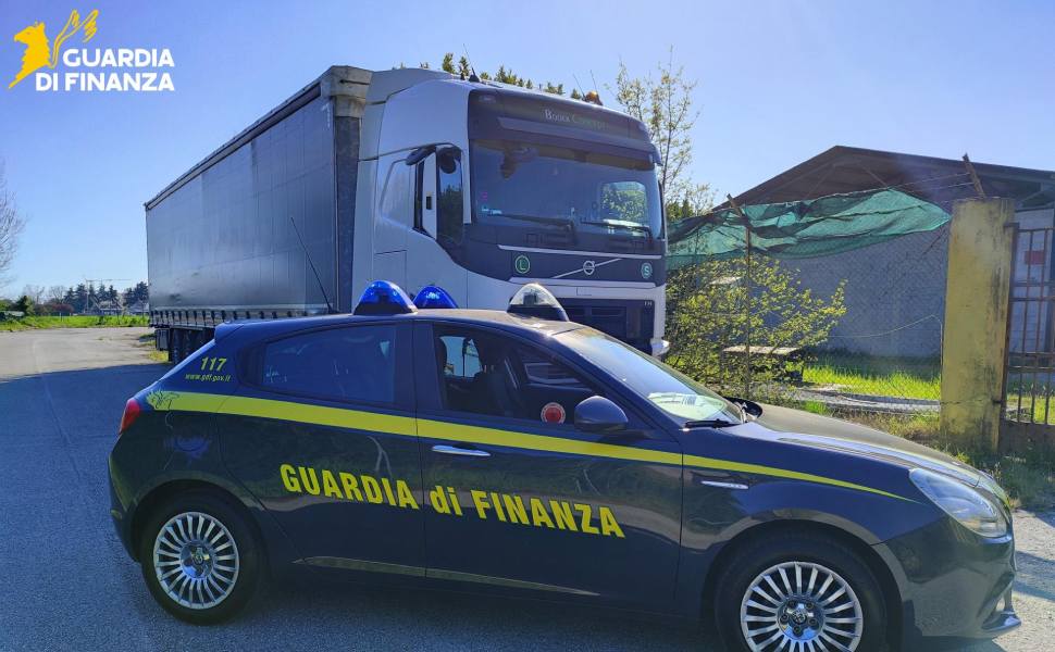 traffico alcol etilico guardia finanza 02