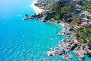 Le spiagge più belle della Calabria 2025: dal Tirreno allo Jonio ecco 10 paradisi mozzafiato per la tua estate 72 Caminia Pietrande01