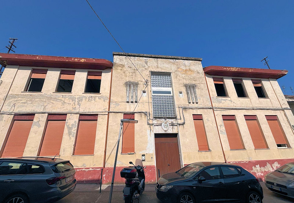 Incendio nell'ex scuola di Donnici Superiore. «Abbandonata al degrado, pericolo per la sicurezza pubblica» 62 Donnici 4