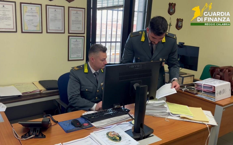 Case, terreni, società, auto di lusso: sequestrati beni per oltre 1,7 milioni a soggetti legati alla 'ndrangheta 54 Guardia di Finanza Reggio