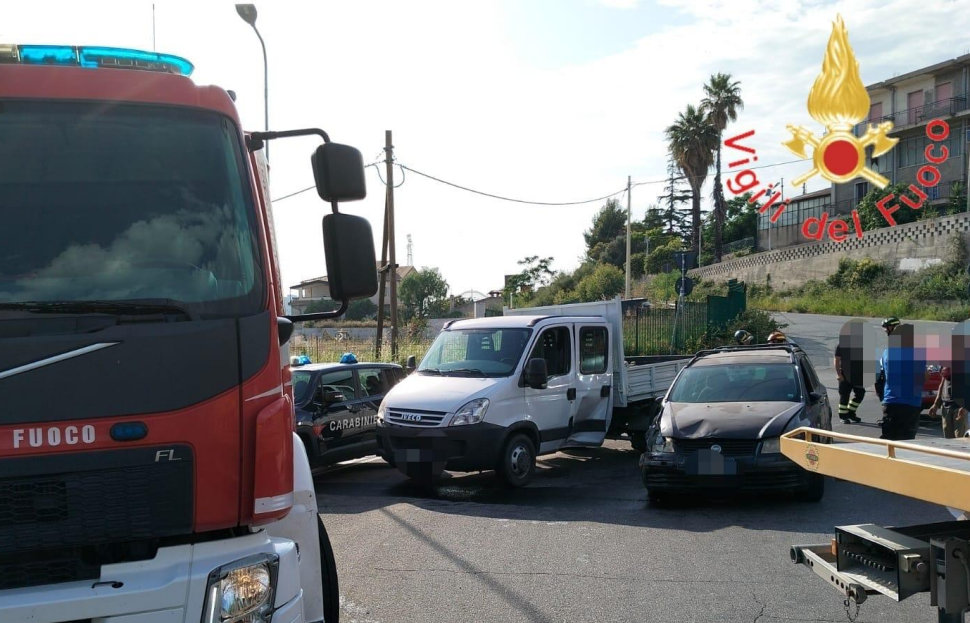 Incidente Statale 106 sellia Marina1