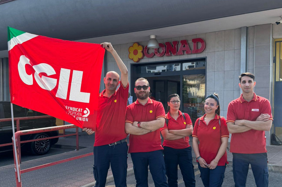 Castrovillari, lavoratori "discriminati" perchè iscritti al sindacato. La vicenda arriva in Prefettura 72 Lavoratori Conad