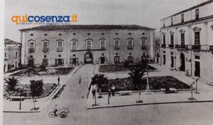 Come il PNRR trasforma le piazze, l’esempio di Castrovillari - FOTO 54 PRIMA piazza gallo castrovillari 1