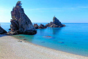Le spiagge più belle della Calabria 2025: dal Tirreno allo Jonio ecco 10 paradisi mozzafiato per la tua estate 64 Tonnara di Palmi 1