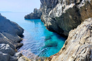 Le spiagge più belle della Calabria 2025: dal Tirreno allo Jonio ecco 10 paradisi mozzafiato per la tua estate 66 Tonnara di Palmi 3