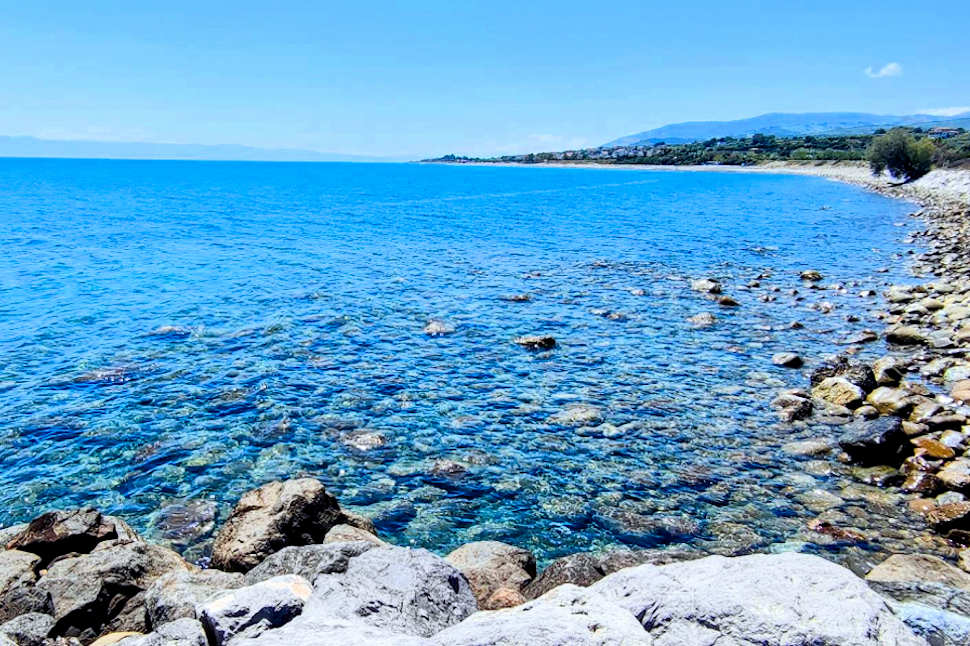 Al mare o in montagna, ecco quanto costa trascorrere le vacanze a fine agosto in provincia di Cosenza 60 Torre Spaccata Amendolara mare