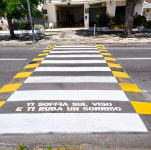 A Tortora si attraversa la strada... con le canzoni. Ecco le strisce pedonali che raccontano musica 54 Tortora5