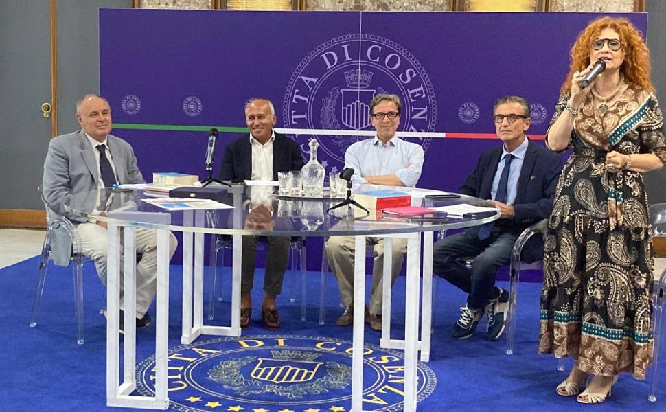 “Incontri ravvicinati” a Cosenza: Antonio Monda racconta i miti del nostro tempo 54 antonio monda cosenza