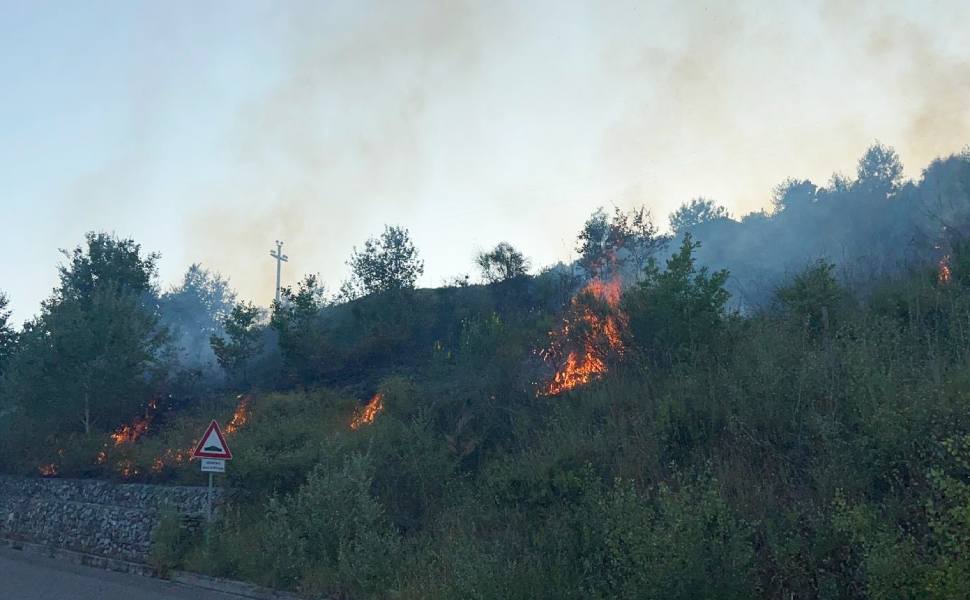 incendio via barbaro castrolibero 01