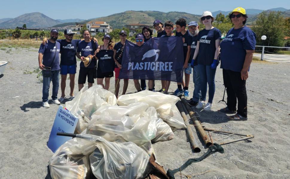 plstic free pulizia spiagge calabria 02