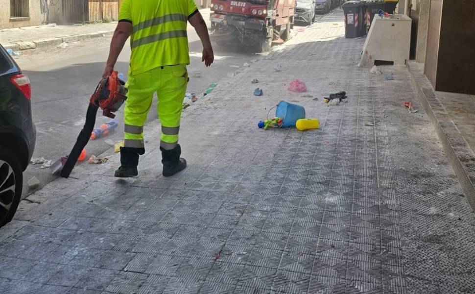 Fine della scuola tra violenza e degrado: un ferito ad Acri, strade imbrattate a Reggio 51 rifiuti farina acqua reggio