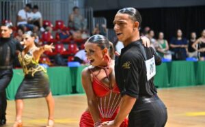 Luzzi, la scuola di ballo Dirty Dancing Academy incanta ai campionati italiani: doppio oro a Rimini 53 Dirty Dancing Academy 2
