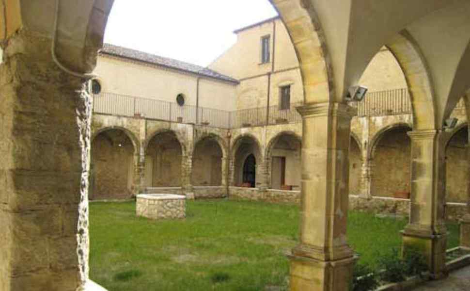 Montalto uffugo Chiostro San Domenico