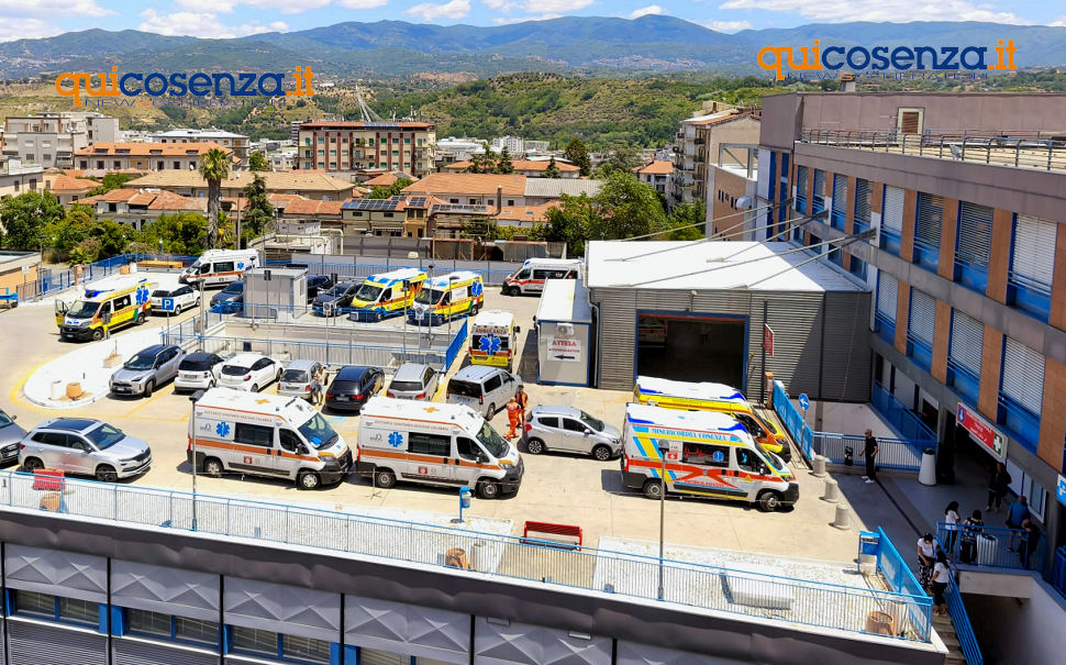 Ospedale-Civile-dellAnnunziata-di-Cosenza-pronto-Soccorso-Ambulanze.