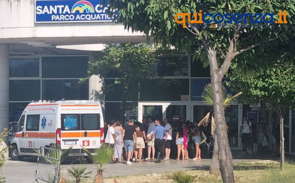 Tragedia al Parco Acquatico di Rende: il pianto straziante di una madre ed il silenzio di una città 56 Parco Acquatico Rende - bimba 8 anni 01