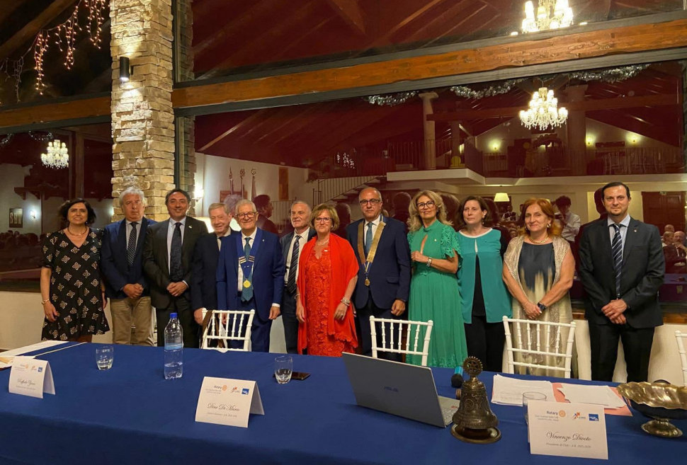 Vincenzo Divoto è il nuovo presidente del Rotary Club Cosenza Sette Colli 56 RotaryClubCosenzaSetteColli_Consiglio_Direttivo_2025_2026