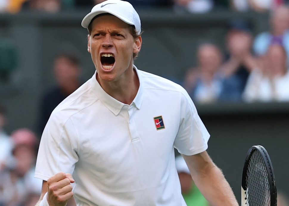 Jannik Sinner è il re di Wimbledon. Primo italiano nella storia a vincerlo. Battuto Alcaraz in quattro set 54 Sinner Wimbledon