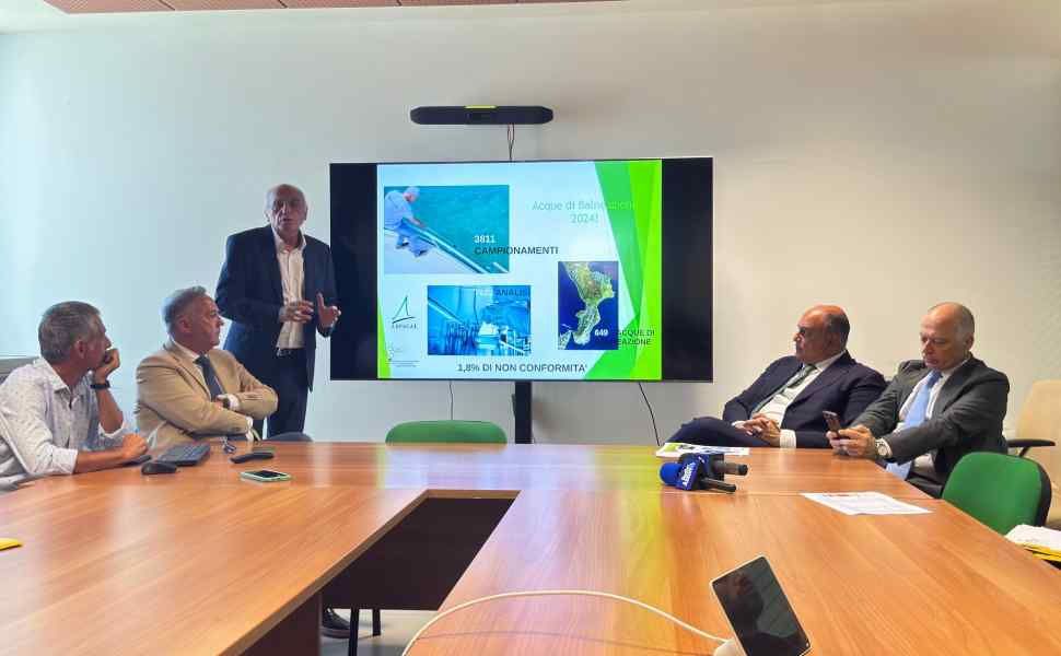 calabrese mare conferenza stampa goletta verde 02