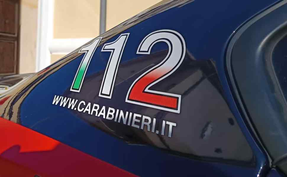 carabinieri auto