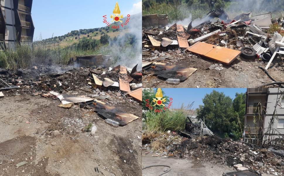 fiamme-discarica-abusiva-catanzaro