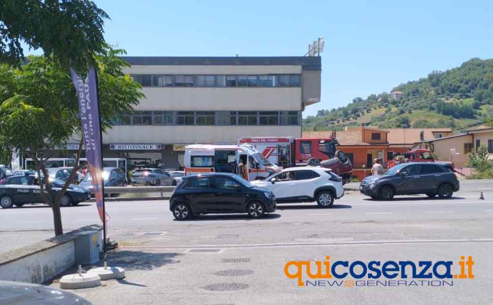 incidente peugeot rende 107 02