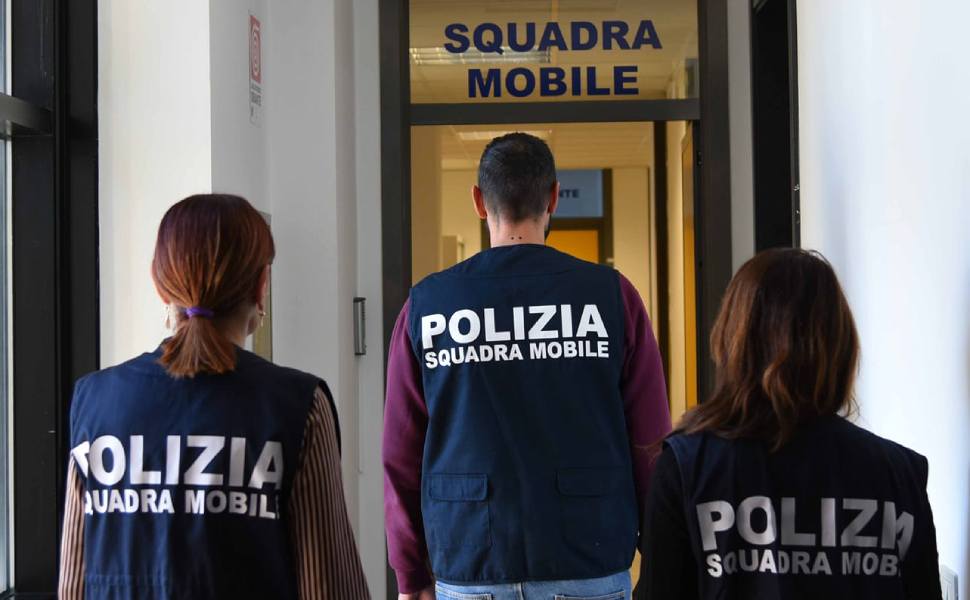 squadra mobile polizia