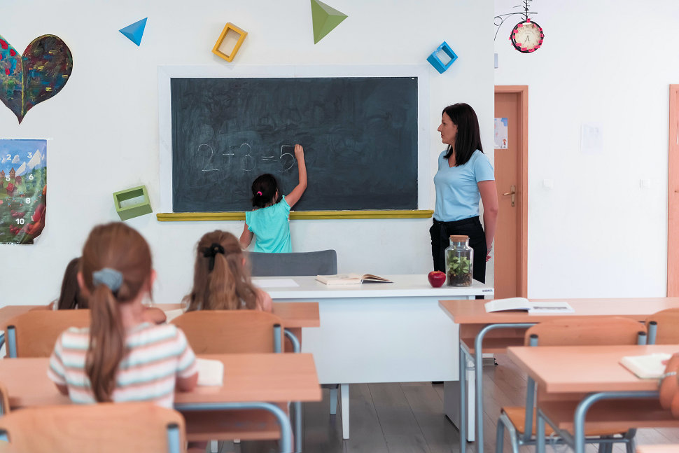 Classe scuola alunni bambini insegnante