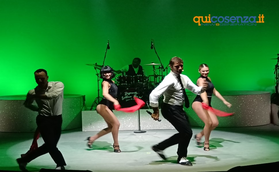 Tutto esaurito ad Altomonte per Stefano De Martino ed il suo "Meglio Stasera!": ironia, divertimento e anche spunti di riflessione 54 De Martino 5