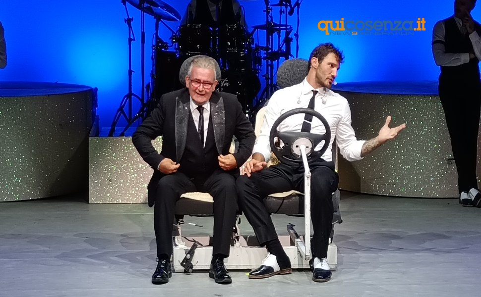 Tutto esaurito ad Altomonte per Stefano De Martino ed il suo "Meglio Stasera!": ironia, divertimento e anche spunti di riflessione 52 De Martino 6