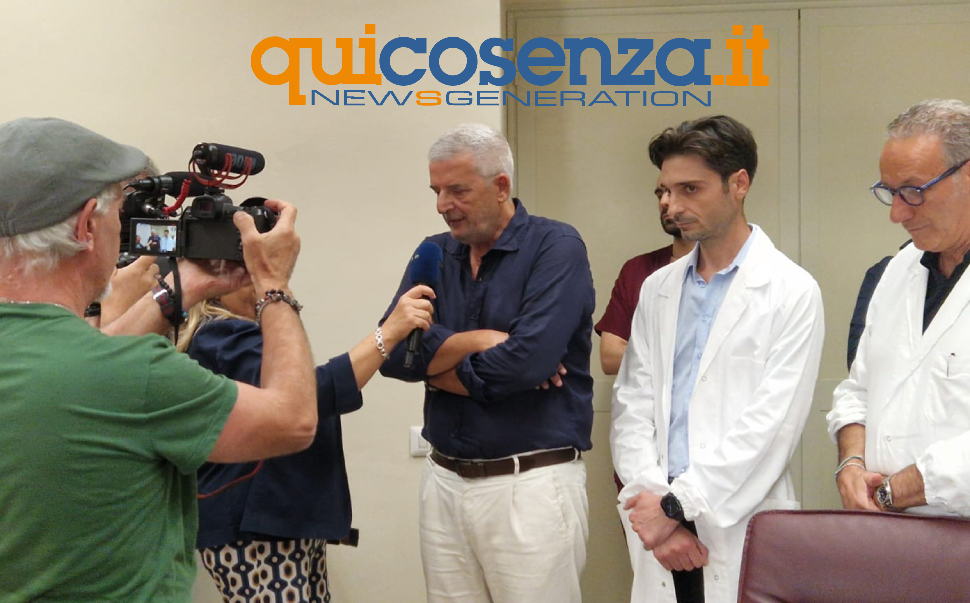 Emergenza botulino, salgono i ricoveri a Cosenza: l'Asp emana un vademecum per prevenire i rischi 80 De-Salazar_conferenza-botulino-Cosenza