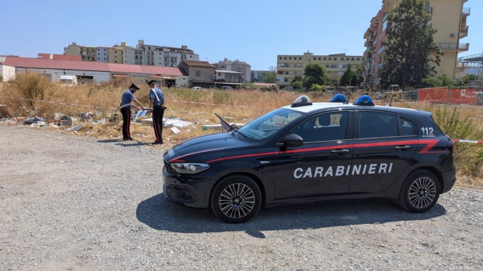 Sequestro deposito illecito rifiuti